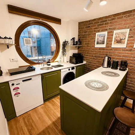 Daire Nu 1 Historic Charm, Unique Design *