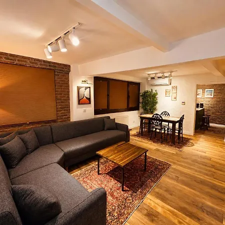 Nu 1 Historic Charm, Unique Design Daire